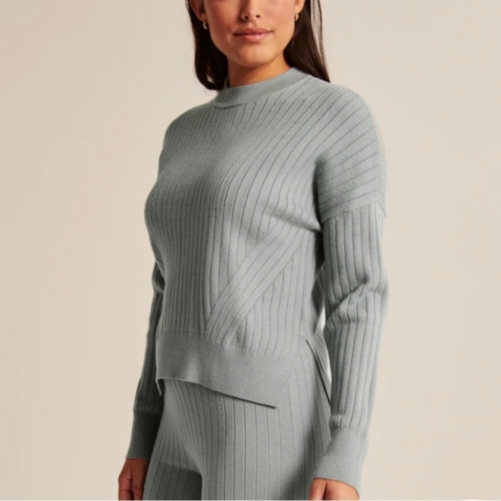 NWT Abercrombie & Fitch Soft Collection Sweater Ribbed Stretchy Long Sleeve SZ L - Picture 15 of 15